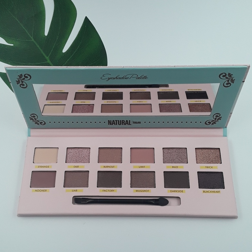 Face makeup Natural Eyeshadow Palette nudes. - Picture 2 of 7
